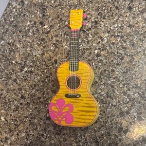 American Girl Kanani's Ukulele GOTY 2011 Guitar Electronic